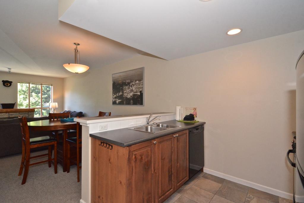 Whistler Blackcomb Vacation Rentals - Village North Exteriör bild