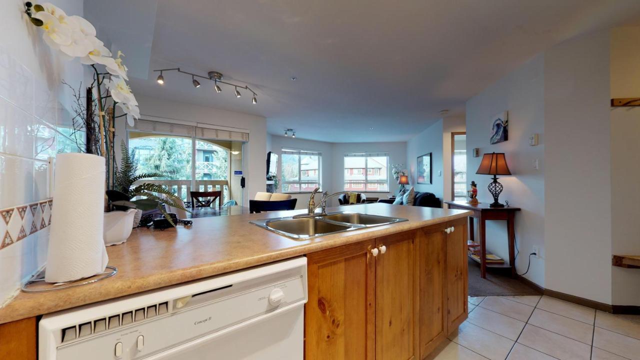 Whistler Blackcomb Vacation Rentals - Village North Exteriör bild